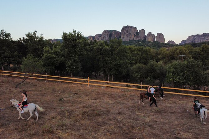 Mystical Sunset Horseback Ride in Meteora: 1-Hour Adventure - The Guides and Their Role in the Experience