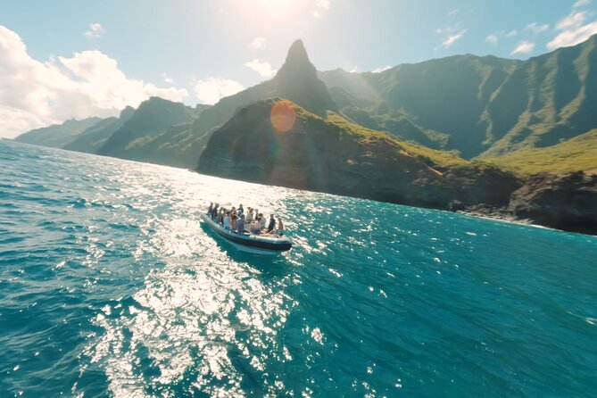 N Pali Coast Zodiac Raft Expedition and Snorkeling on Kauai - Safety Measures and Physical Requirements