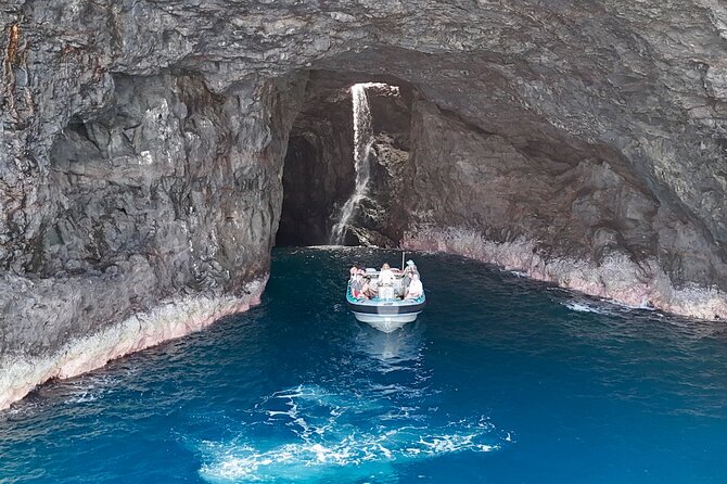 N Pali Coast Zodiac Raft Sea Caves Expedition on Kauai - Key Points