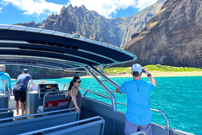 Na Pali Coast Power Catamaran - The Na Pali Coast Power Catamaran: A Prime Kauai Experience