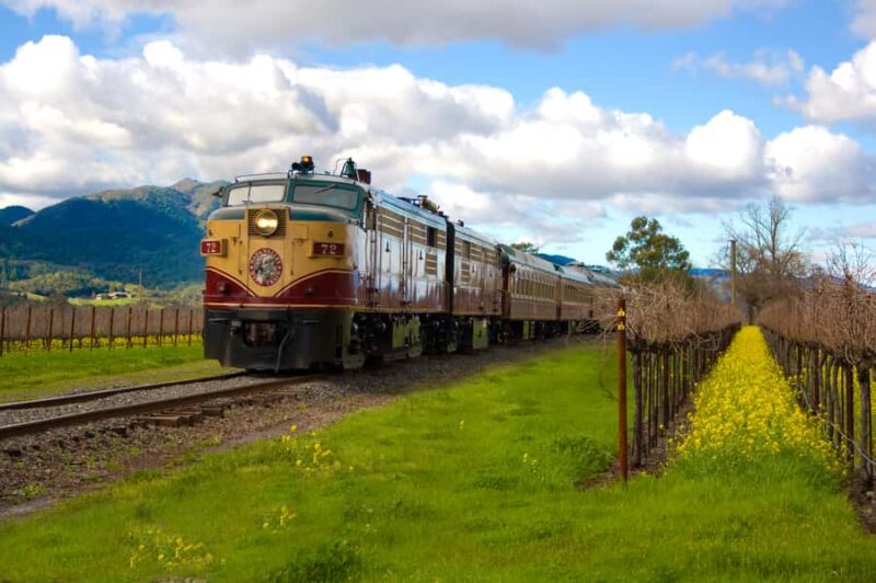 Napa Valley Wine Train: Vista Dome Lunch or Dinner - Choose Between Sunlit Lunch and Romantic Dinner Options