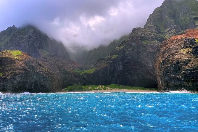 NaPali Boat Tour on the Amelia K - Encountering Sea Life and Marine Wildlife