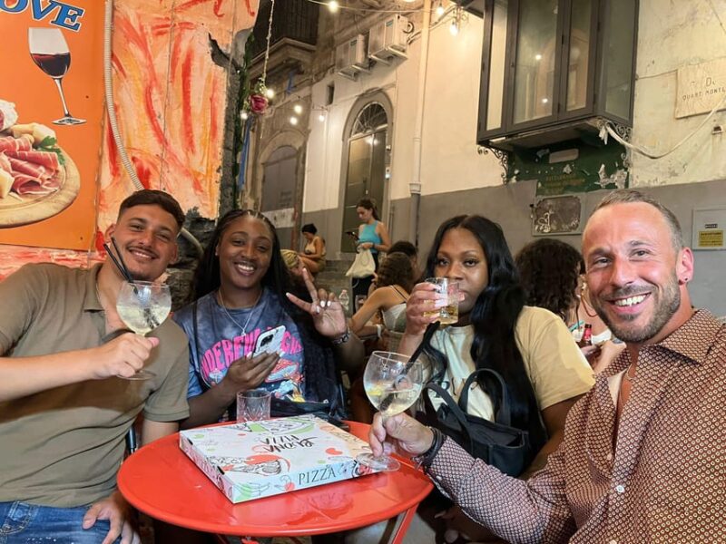 Naples cheers: Bar tour with Free Drinks - Key Points