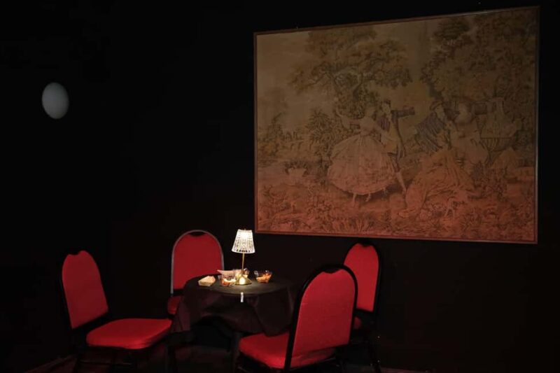 Naples: Cooking Class in Traditional Neapolitan Home - The Artistic Touch: Live Music and Performance