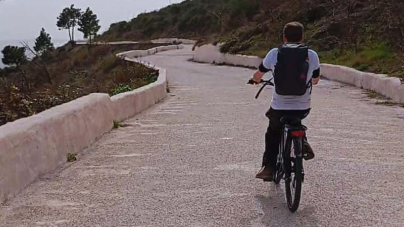 Naples: e-bike rental on Mount Vesuvius with crater access - Combining E-Biking with Nature and Views in Vesuvius National Park