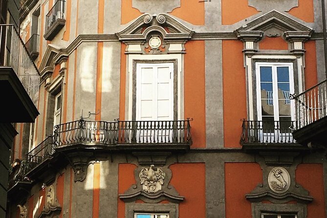 Naples Food Tour (2hrs) - The Role of the Certified Guide