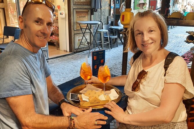 Naples historic center private tour with pizza lunch - Exploring the Royal Palace and Piazza del Plebiscito