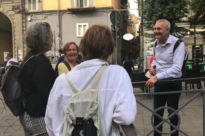 Naples historic center private tour with pizza lunch - The Spirit of Naples in the Quartieri Spagnoli