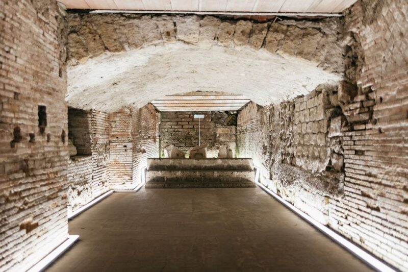 Naples: Naples Underground Entry Ticket and Guided Tour - The Role of the Tour Guides