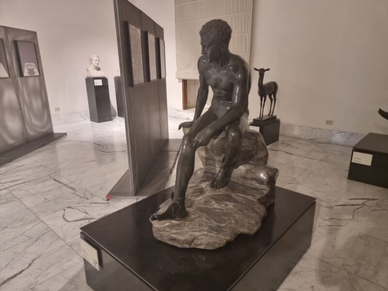 Naples: National Archaeological Museum audio guide - Navigating the Museum: Ease and Challenges