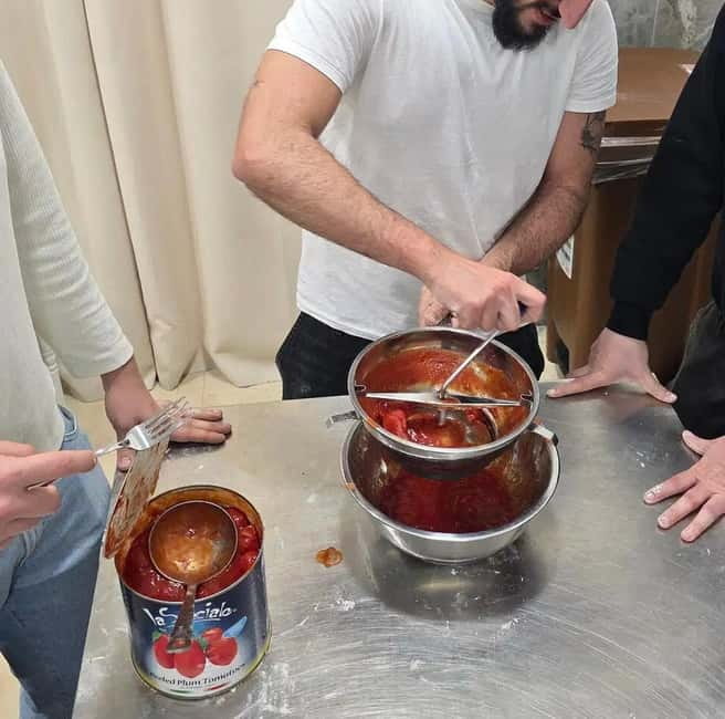 Naples: Neapolitan Pizza and Tiramisu Cooking Class - Catering to Different Dietary Needs and Group Sizes