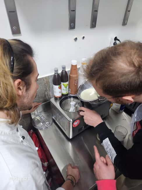 Naples: Pizza and Gelato Making Class - Making Your Own Neapolitan Pizza from Scratch