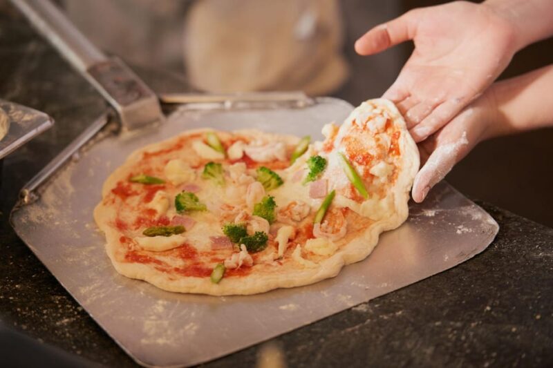 Naples Pizza Making Class: Authentic Culinary Experience - Logistics and Meeting Details
