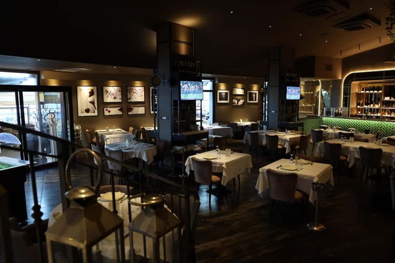 Naples: Pizza making class with a local pizza chef - Making Pizza with a Local Neapolitan Pizza Chef