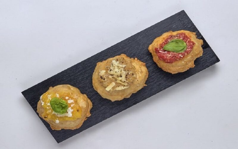Naples: Pizza tasting gourmet experience - Creating a Modern Twist with Special and Innovative Pizzas