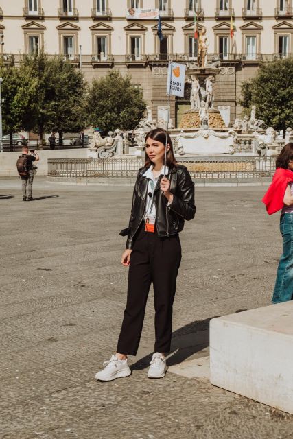 Naples: Royal Palace and Spanish Quarters Small Group Tour - Key Points