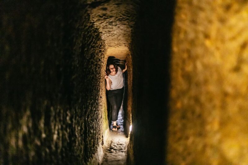 Naples: Spanish Quarters Underground Guided Tour - Exploring the Underground Tunnels of Naples