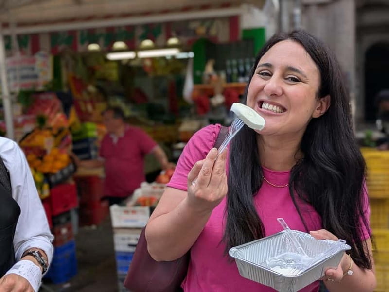 Naples: Street Art, Wine and Food Tasting Walking Tour - Food Tastings and Beverage Pairings