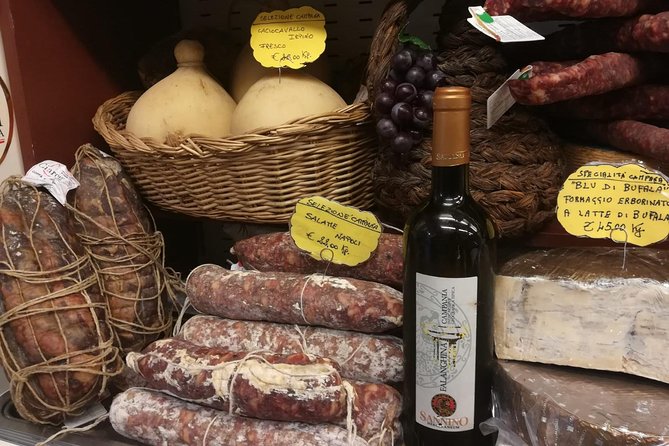 Naples Street Food Tour with Foodie Guide around Historical Center - Food and Drink Highlights