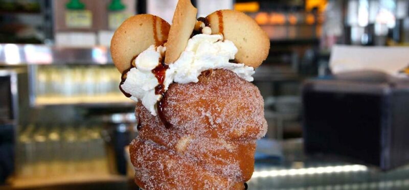 Naples: sunrise gulf tour with typical breakfast by the sea - Practical Details: Meeting Point and Group Size