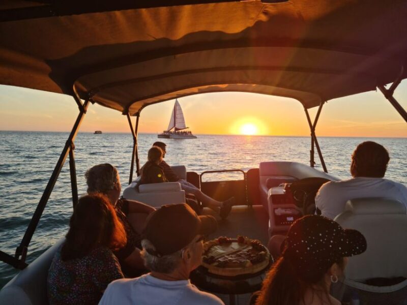 Naples: Sunset Boat Tour with Snacks and Drinks - Sunset Views and Photo Opportunities