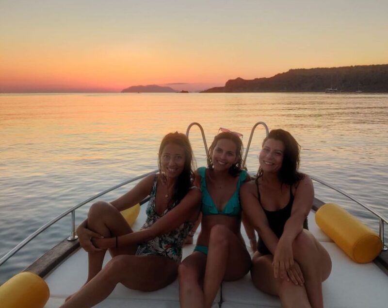 Naples: Sunset Cruise Naples Bay - Key Points