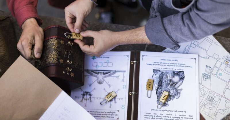 Naples: The Path of the Immortals Treasure Hunt Walking Tour - Exploring Naples Secret Locations: Piazza del Gesù Nuovo