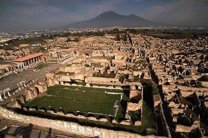 Naples to Positano with stop at Pompeii or Vice Versa - Visiting Pompeii: An Unmissable Roman Site