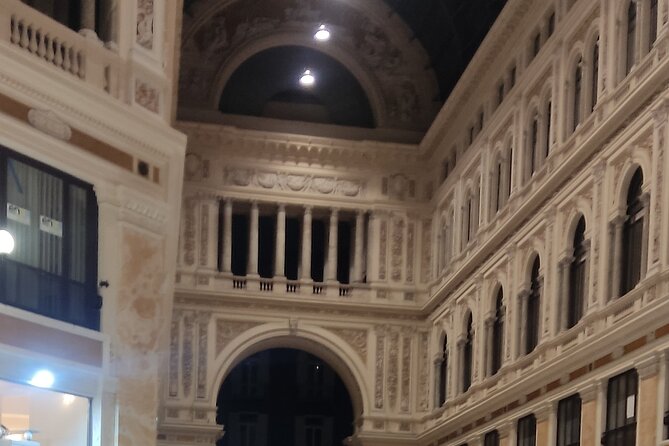 Naples Tour culture and food tour - Visiting Piazza del Plebiscito and the Royal Palace