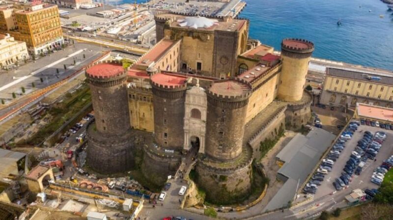 Naples: walk through the city's alleys with local guide - Starting Point at Piazza Municipio and Meet Your Guide