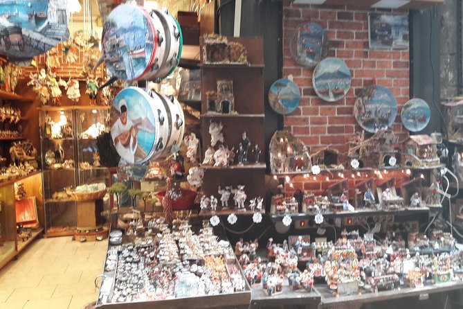 Naples Walking Stress-Free Tour: Between Legends and History - The Mysterious Skull Collection at Santa Maria delle Anime del Purgatorio