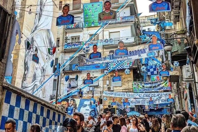 Napoli Pub Crawl in the Old Town - Optional Club Entry for €5 with a Drink