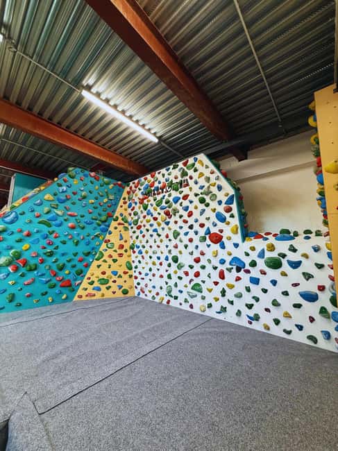 Narbonne: Leisure complex, Climbing wall - The Safety and Supervision Standards at Eleven Sport Game