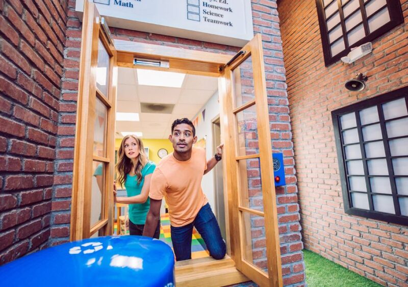 Nashville: 1-Hour Escape Room Adventure in Berry Hill - How the Game Works: Clues, Puzzles, and Teamwork