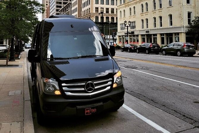 Nashville Airport Private Transportation for 6-13 Passengers - From the Airport to Downtown Nashville in Style