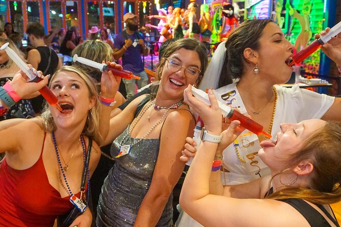 Nashville Bar Crawl with VIP Club Entrance and Bonus Shots - Nashvilles Best Lower Broadway Bars and Clubs in One Night