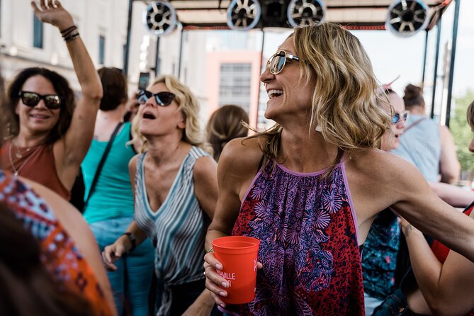Nashville Biggest & Wildest Party Public Tractor Tour (Ages 21+) - Food and Drink Options During the Tour