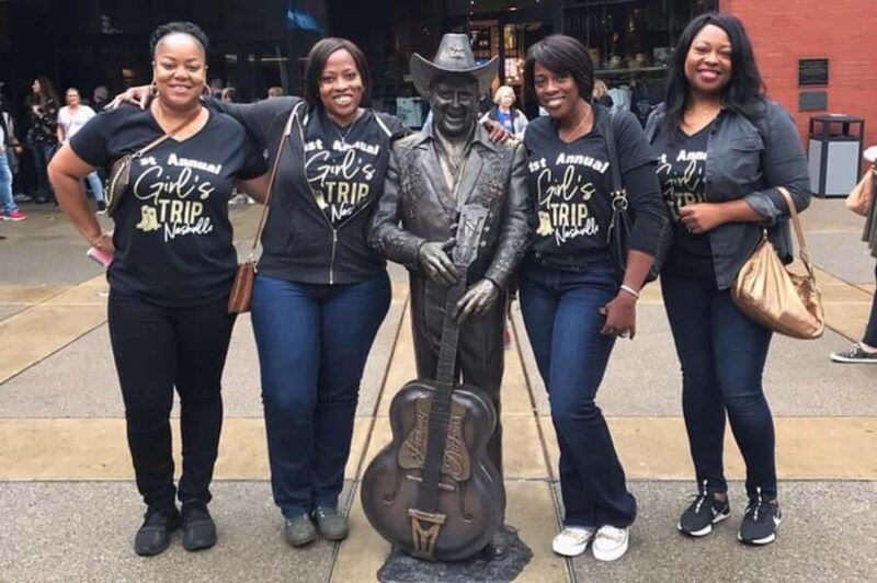 Nashville: Downtown Food, Drink and Sightseeing Walking Tour - The Local Guides Role and Storytelling Style