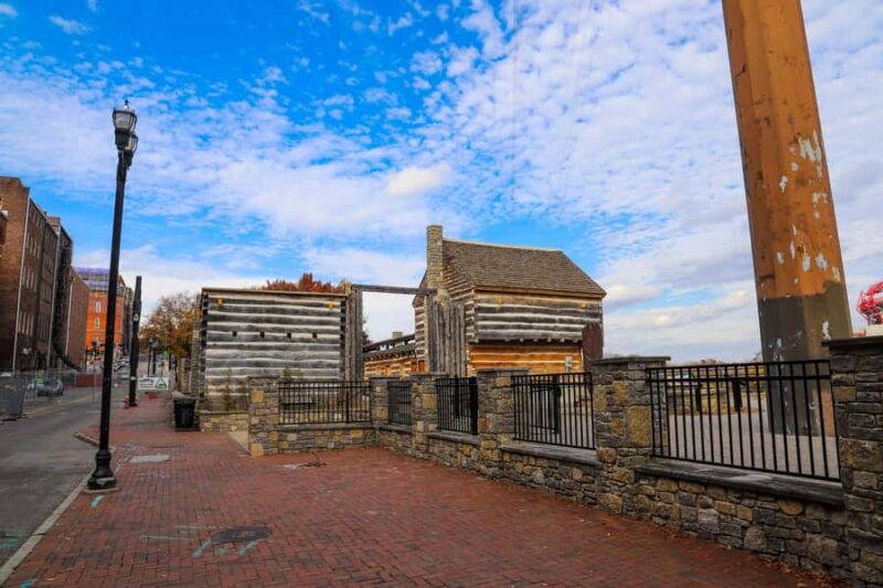 Nashville Downtown Highlights Private Guided Walking Tour - Walking Along Honky Tonk Highway and Enjoying Downtown Energy