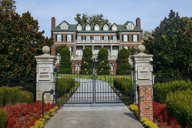 Nashville "Homes Of The Stars" Narrated Bus Tour with 30+ Celebrity Homes - Accessibility and Convenience
