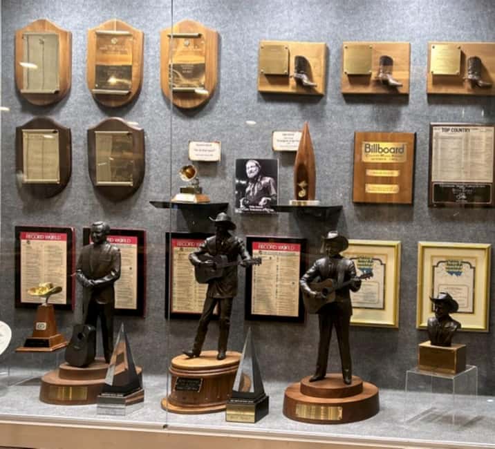 Nashville: Legends of Country Music Museum Entry Ticket - Convenient and Accessible Location in Nashville