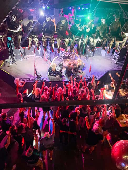 Nashville: Live Music Bar Crawl with Local Artists - Exclusive Drink Specials and No Cover Charges