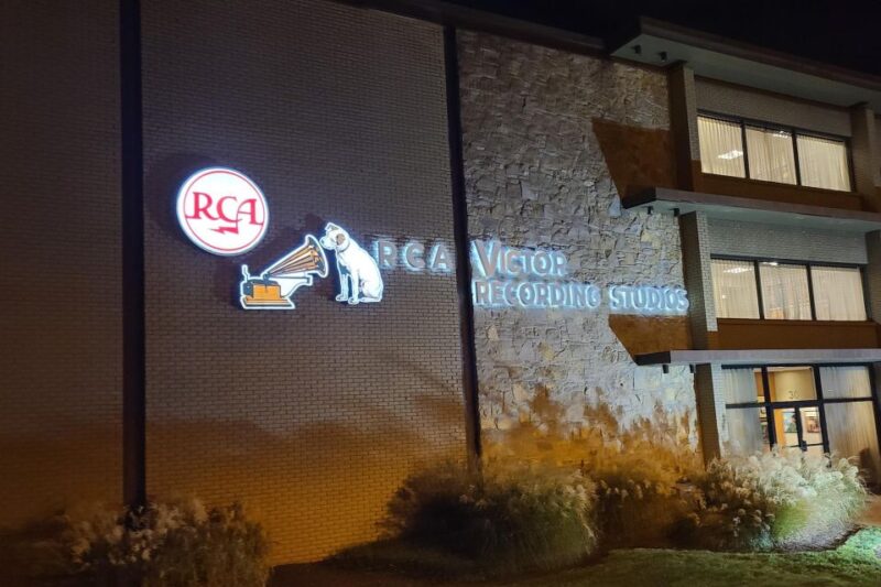 Nashville: Music City Nighttime Trolley Tour - The Tour Experience: Balance of Sightseeing and Performance