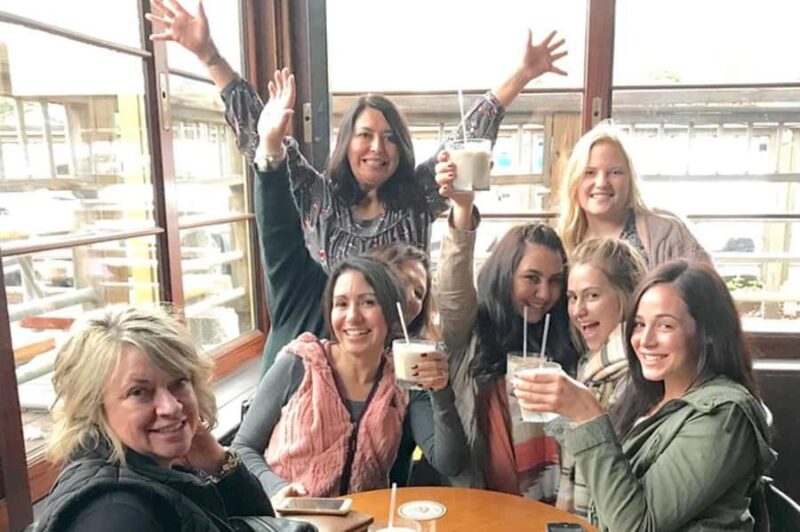 Nashville: Taste of Nashville Food and Sightseeing Van Tour - Personalities of the Guides and Their Stories