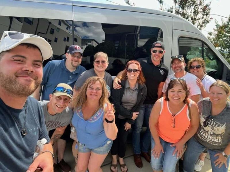 Nashville:Jack Daniel's Distillery Tour, BBQ, and Live Music - Lynchburg Town Square and BBQ Lunch