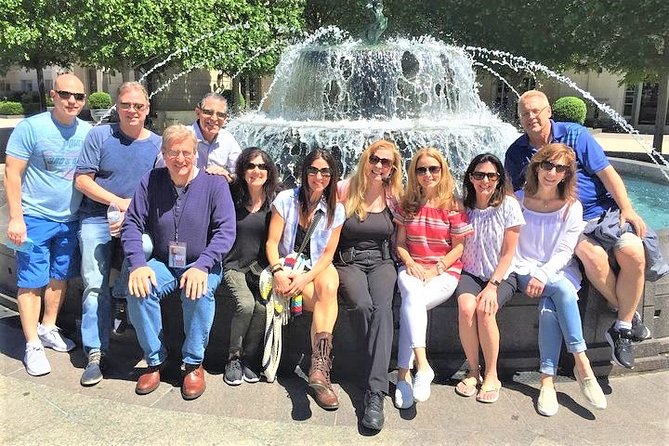 Nashville's "Famous Footsteps" Guided Walking Tour - Downtown Nashville: The Heart of Music City