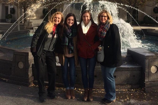 Nashville's "Famous Footsteps" Guided Walking Tour - The Guides: Knowledgeable and Enthusiastic