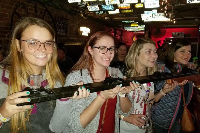 Nashville's Honky-Tonk Walking Sightseeing Pub Crawl - Visiting Top Landmarks: The Ryman and Beyond