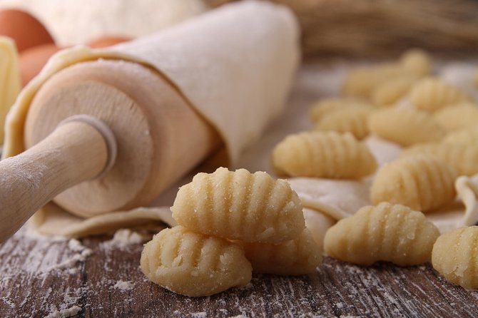 Natural Food & Wine in Milanese Home - Eat with Locals! - Artisanal Natural Wines from Small Producers