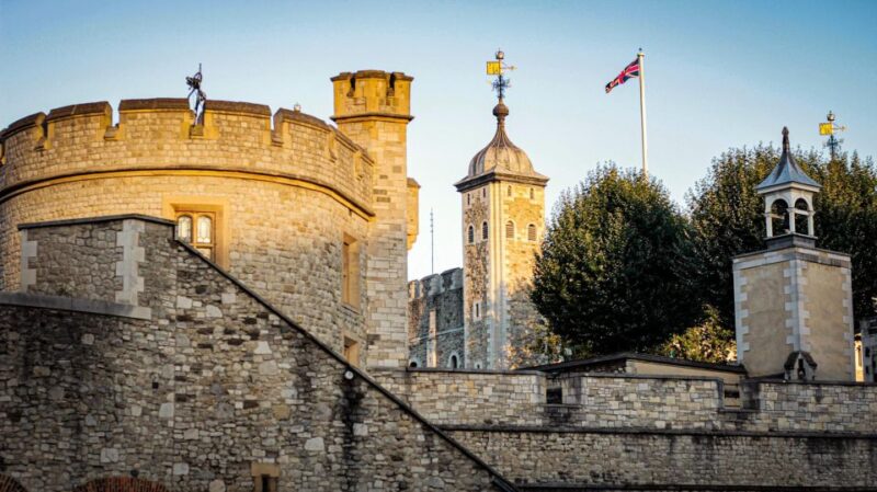 Naughty London: Unsavoury History Walking Tour - Discover the Legendary Ship with a World Record